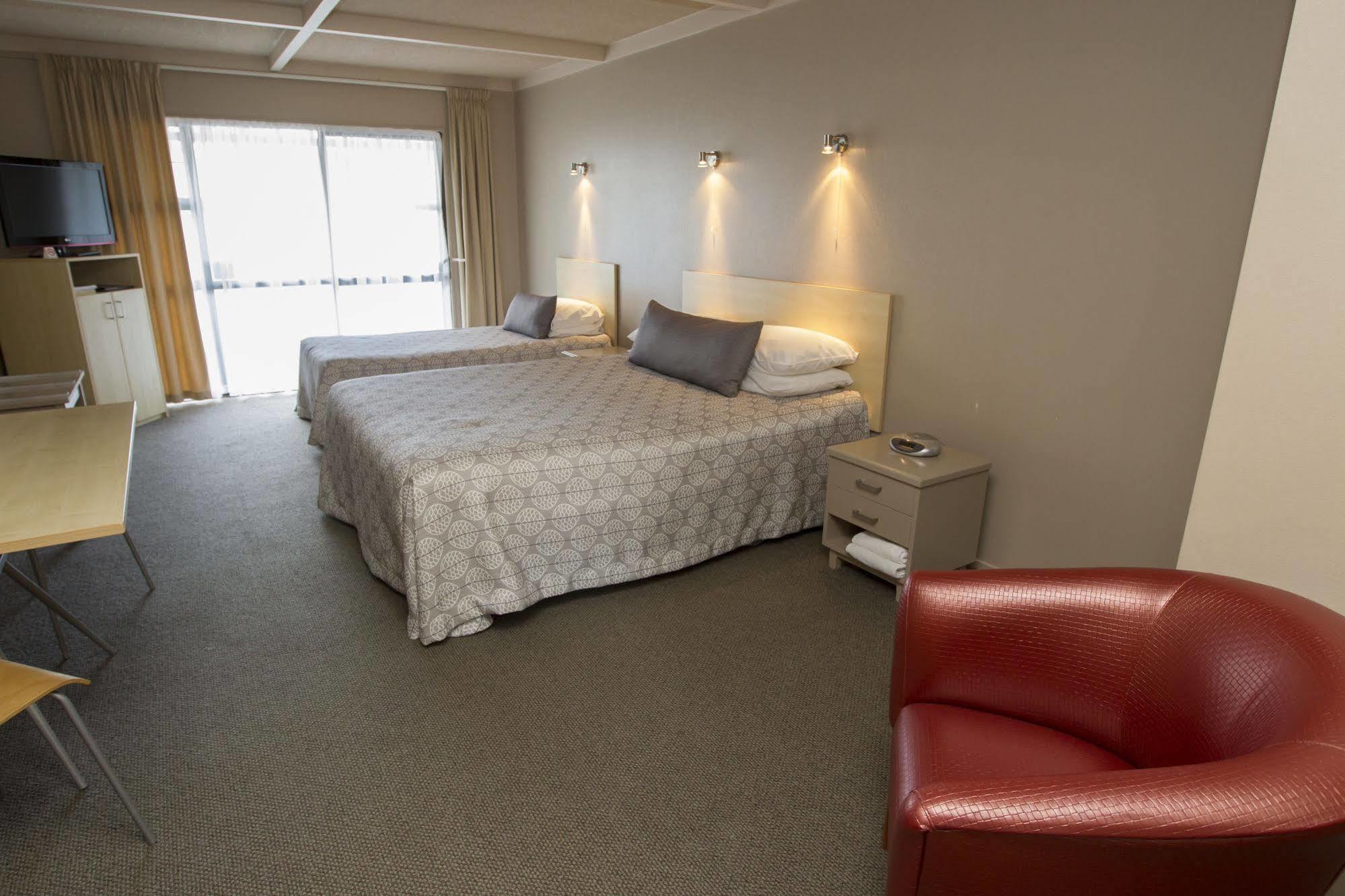 Aspen Manor Hamilton