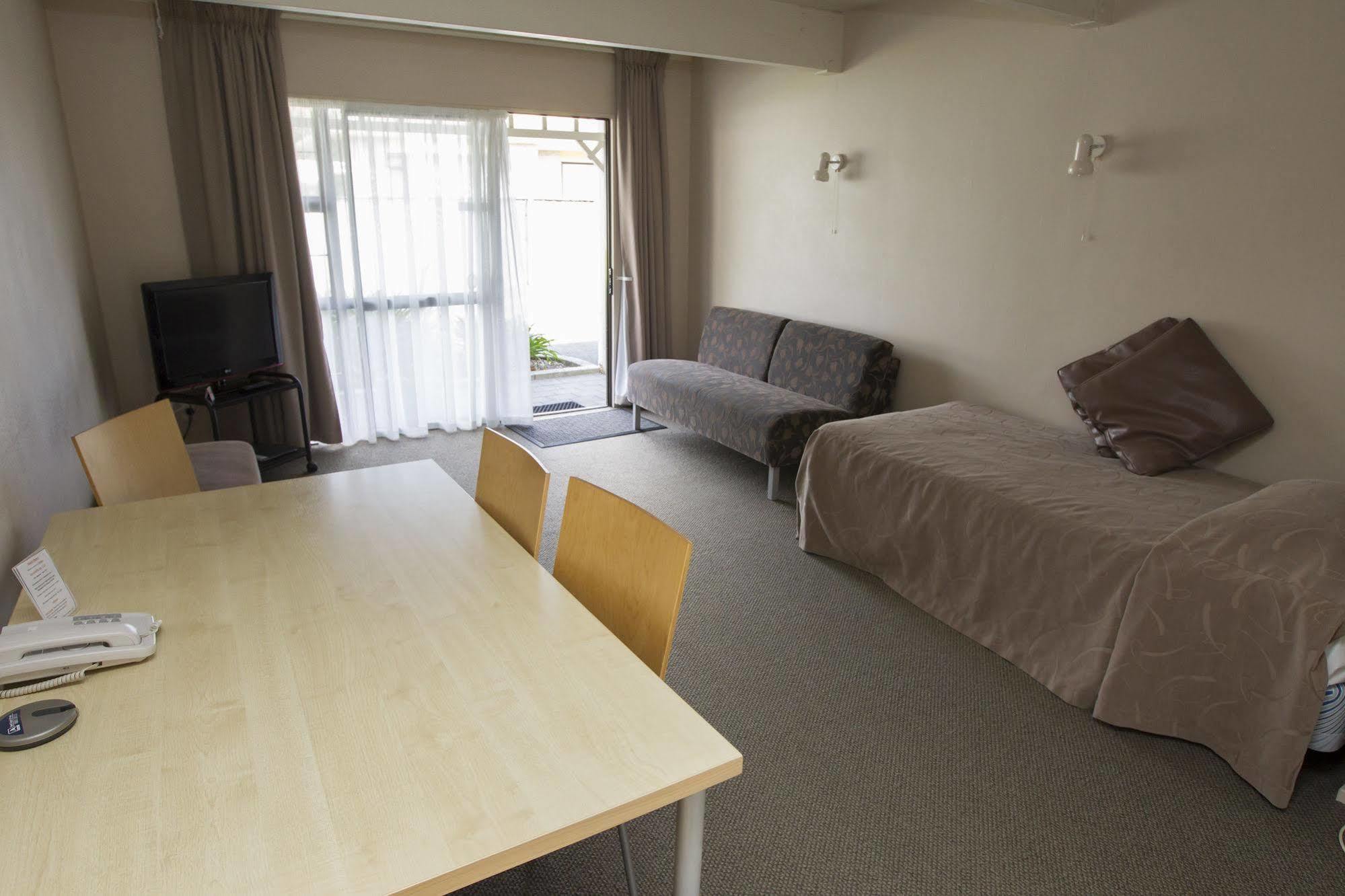 Aspen Manor Motel 4*